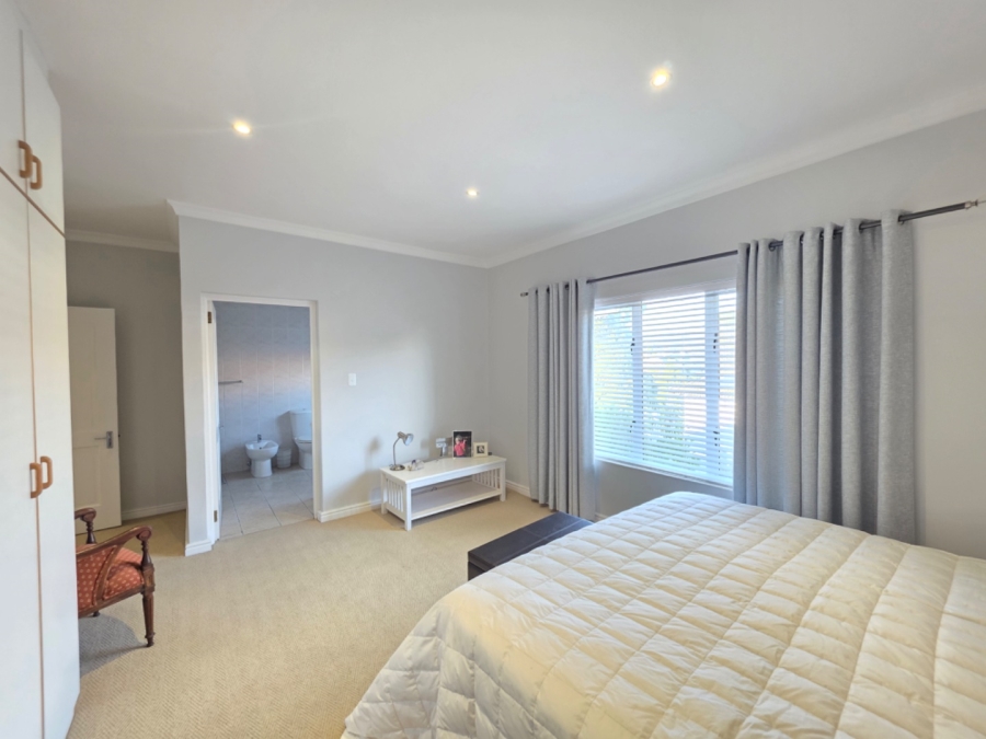 4 Bedroom Property for Sale in Dennegeur Western Cape